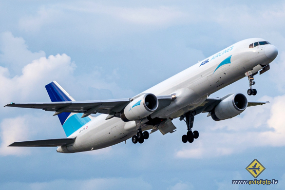 Boeing 757-23APF